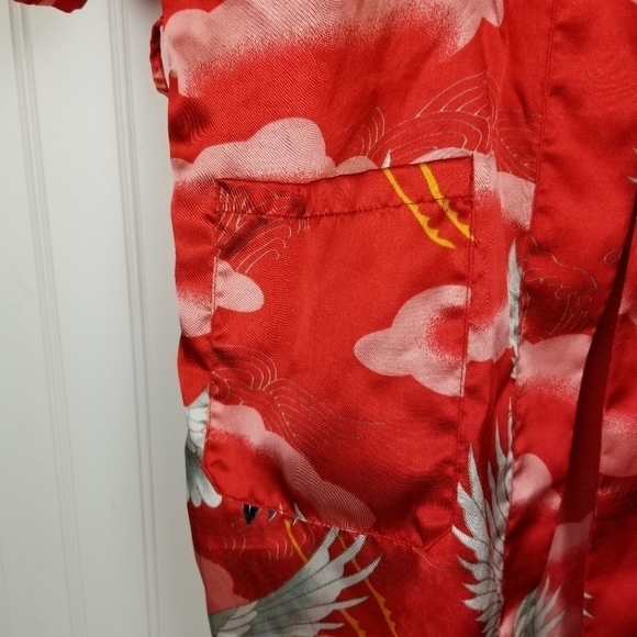Vintage Kimono Robe Jacket Asian Bird Print Shiny Red White Clouds Missing Belt - Picture 5 of 9